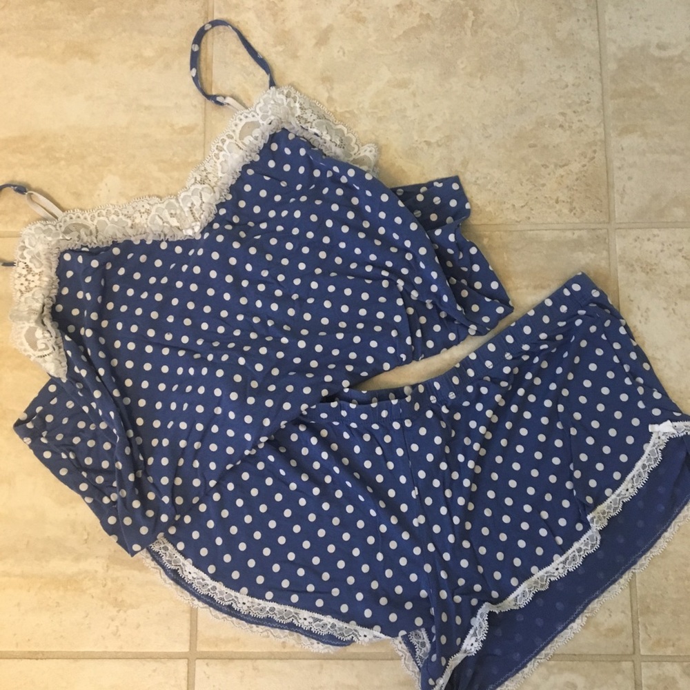 Size M blue and white polka dot nightie set
